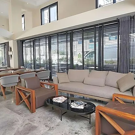 Livinton Atasehir מלון 3*
