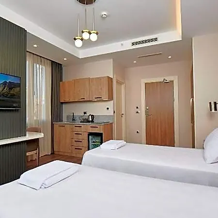 Livinton Atasehir מלון 3*